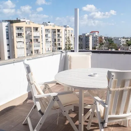 Seaview Luxury Penthouse - Fesca *